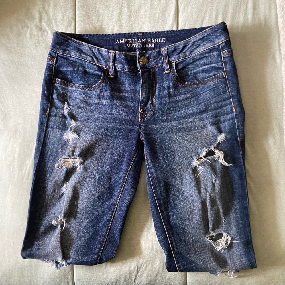 American Eagle Outfitters Distressed Blue Jeans